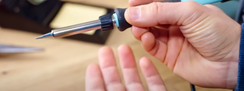 Tips To Choose A Soldering Iron For Small Electronics